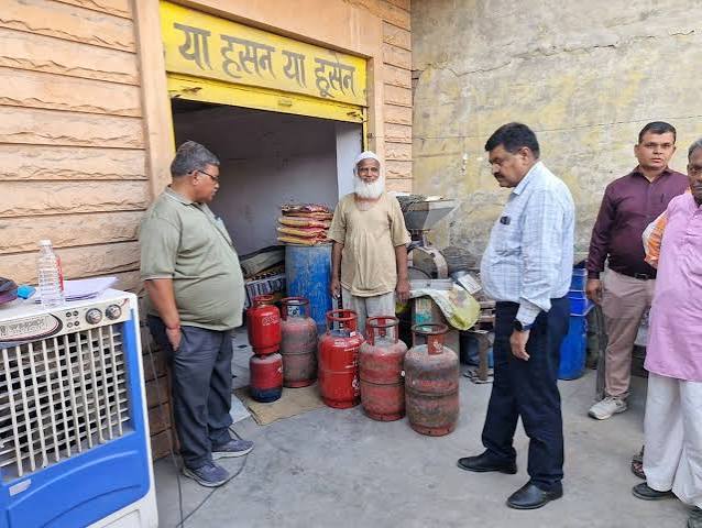 Balotra: 6 Gas Cylinders Seized for Commercial Use