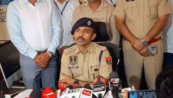 🚨 जयपुर अपहरणकांड का खुलासा! सेंट्रल पार्क–अशोक नगर इलाके में हुए अपहरण मामले में 3 आरोपी गिरफ्तार किए गए हैं। जयपुर पुलिस की कार्रवाई के ...