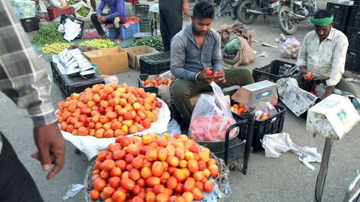 Cpi Inflation:खाने-पीने की चीजों ने बिगाड़ा बजट, अप्रैल में 3.48% पर पहुंची महंगाई दर - India's Retail Inflation Edges Up To 3.48% In April As Food Prices Firm Up - Amar Ujala Hindi News Live